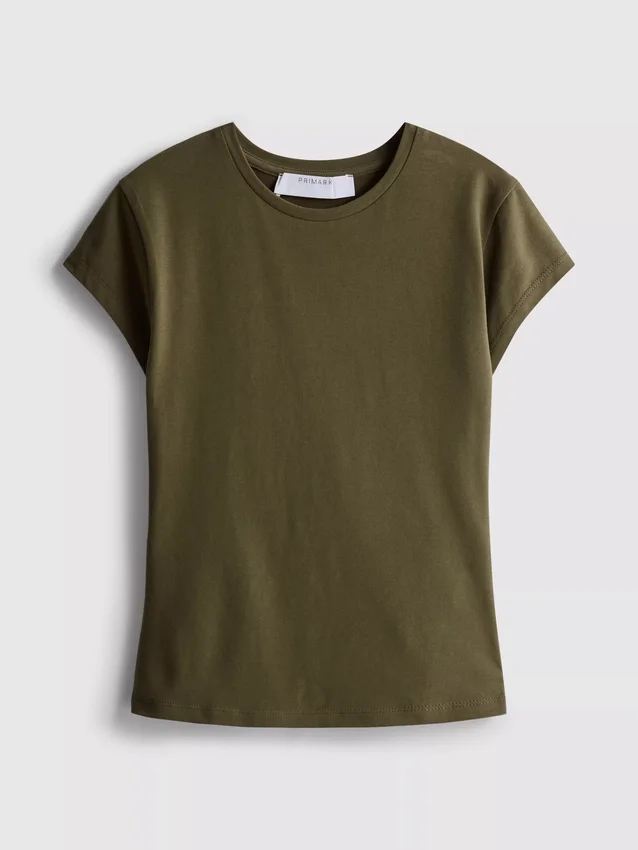 T-shirt med tætsiddende kapærmer