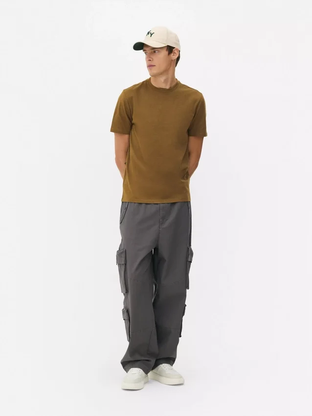 T-shirt med tætsiddende pasform og stretch