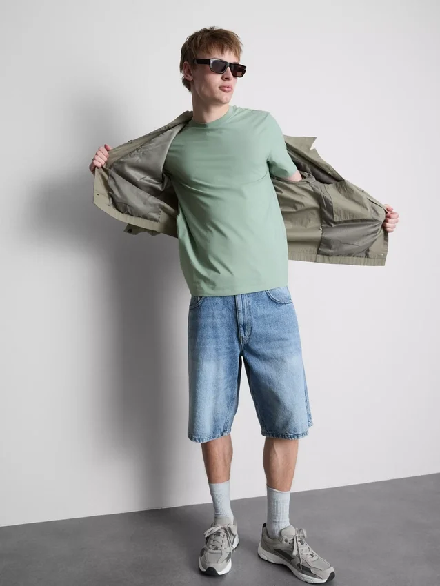 T-shirt med tætsiddende pasform og stretch