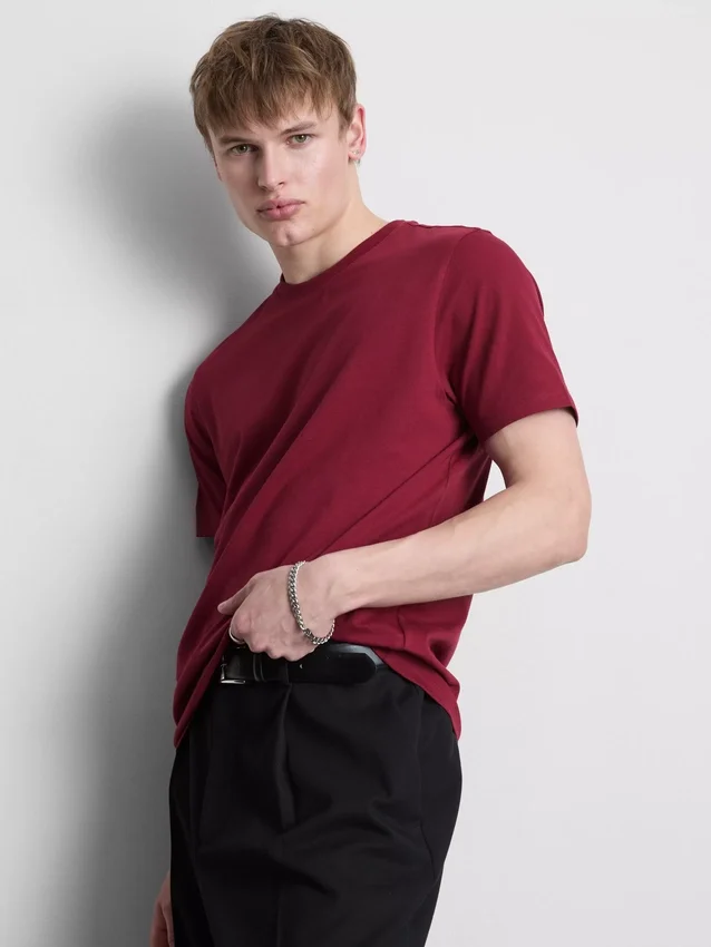 T-shirt med tætsiddende pasform og stretch