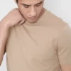 T-shirt med tætsiddende pasform og stretch
