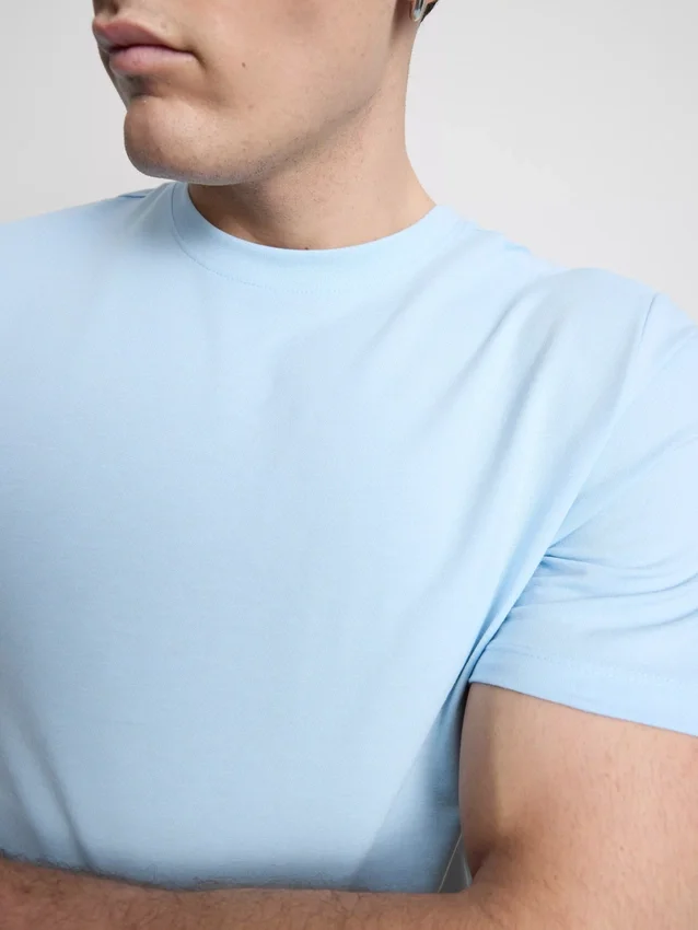 T-shirt med tætsiddende pasform og stretch
