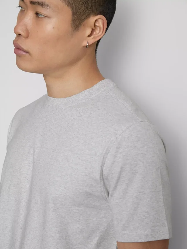 T-shirt med tætsiddende pasform og stretch