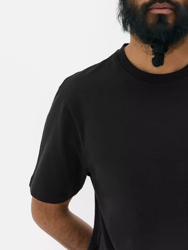T-shirt med tætsiddende pasform og stretch