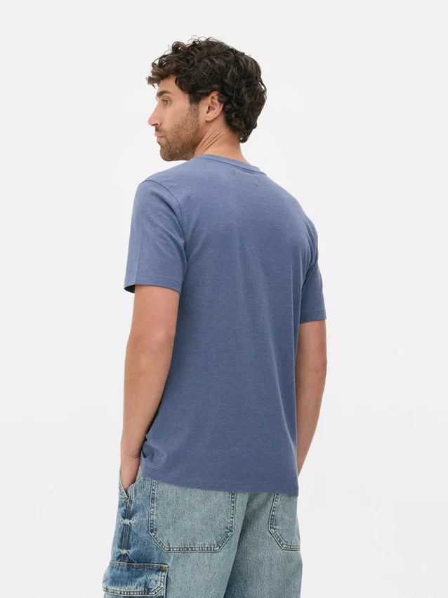 T-shirt med tætsiddende pasform og stretch