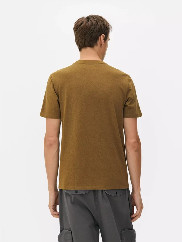 T-shirt med tætsiddende pasform og stretch