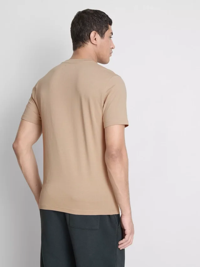 T-shirt med tætsiddende pasform og stretch