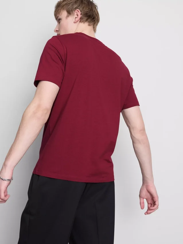 T-shirt med tætsiddende pasform og stretch