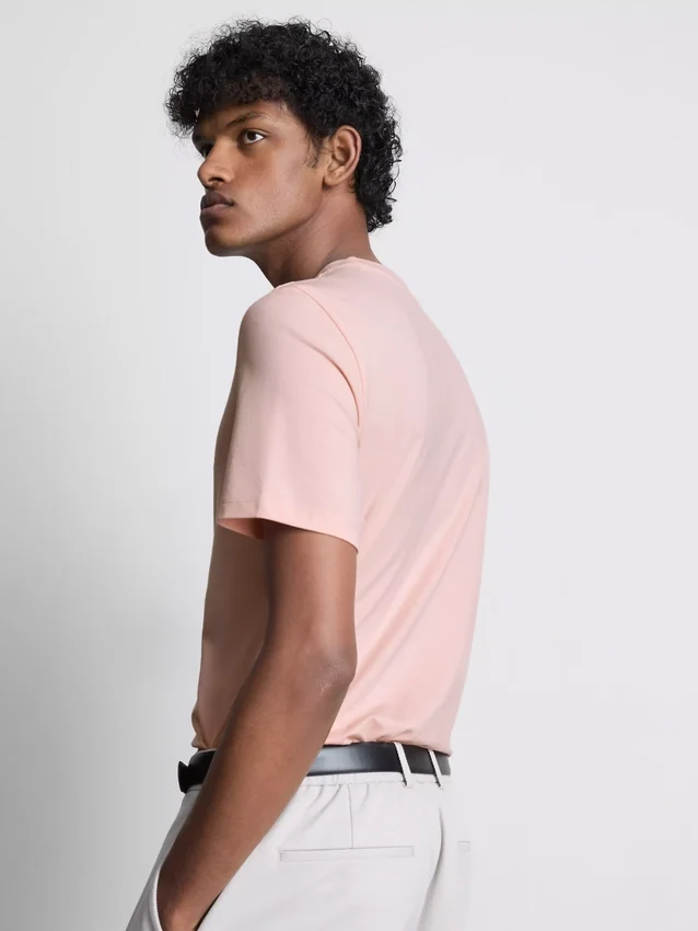 T-shirt med tætsiddende pasform og stretch