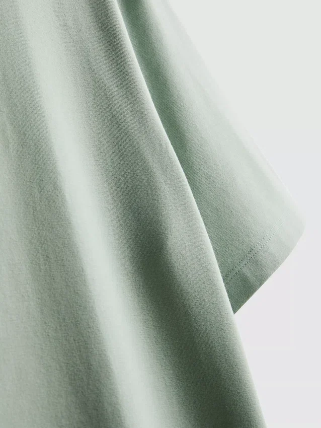 T-shirt med tætsiddende pasform og stretch