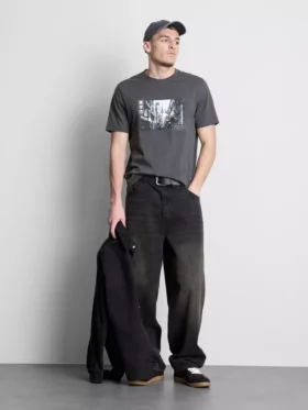 T-shirt med Tokyo-gade-grafik