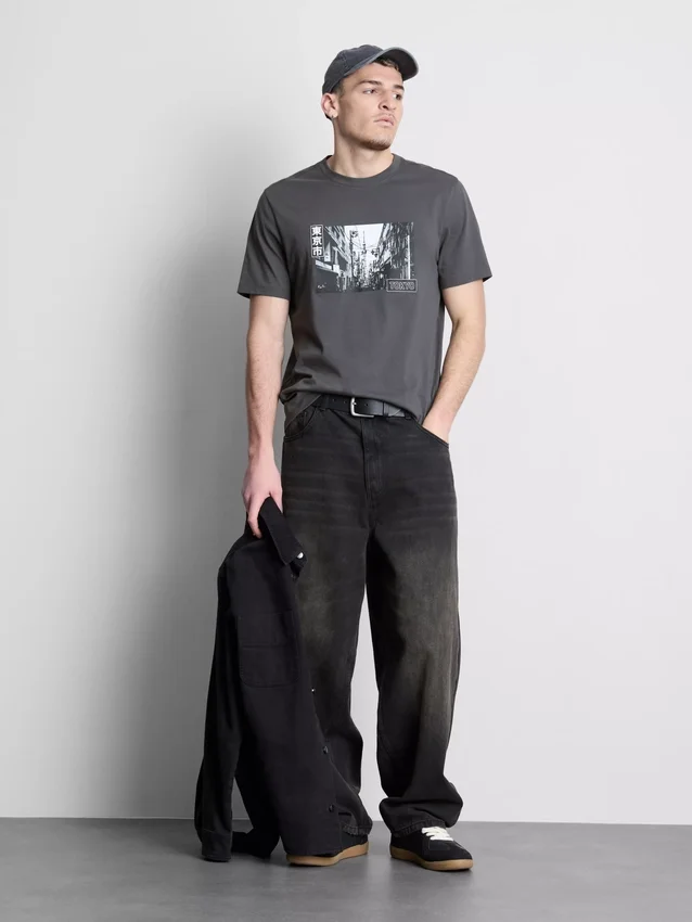 T-shirt med Tokyo-gade-grafik