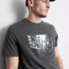 T-shirt med Tokyo-gade-grafik