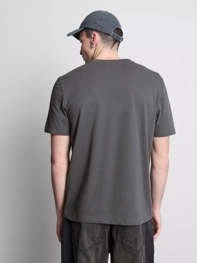 T-shirt med Tokyo-gade-grafik