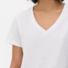 T-shirt med V-hals