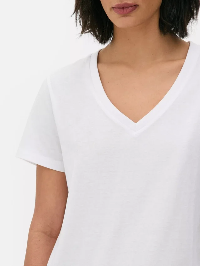 T-shirt med V-hals