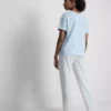T-shirt og pyjamasser med stribet underdel