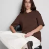 Tætsiddende T-shirt i kraftigt stof