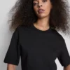 Tætsiddende T-shirt i kraftigt stof