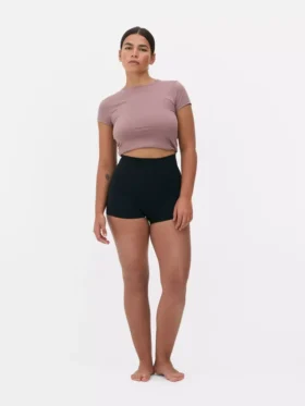 Taljeformende shorts