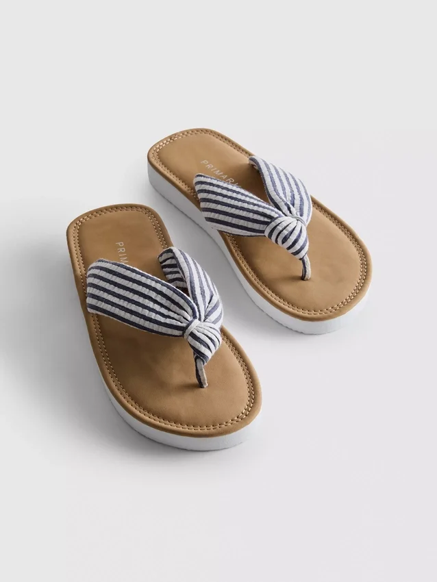 Tanga-sandaler med knude-detalje