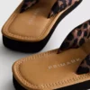 Tanga-sandaler med knude-detalje
