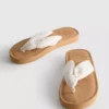Tanga-sandaler med knude-detalje
