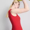 Tanktop med firkantet halsudskæring
