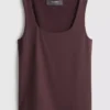 Tanktop med firkantet halsudskæring