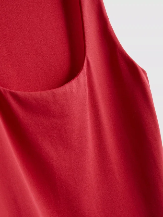 Tanktop med firkantet halsudskæring