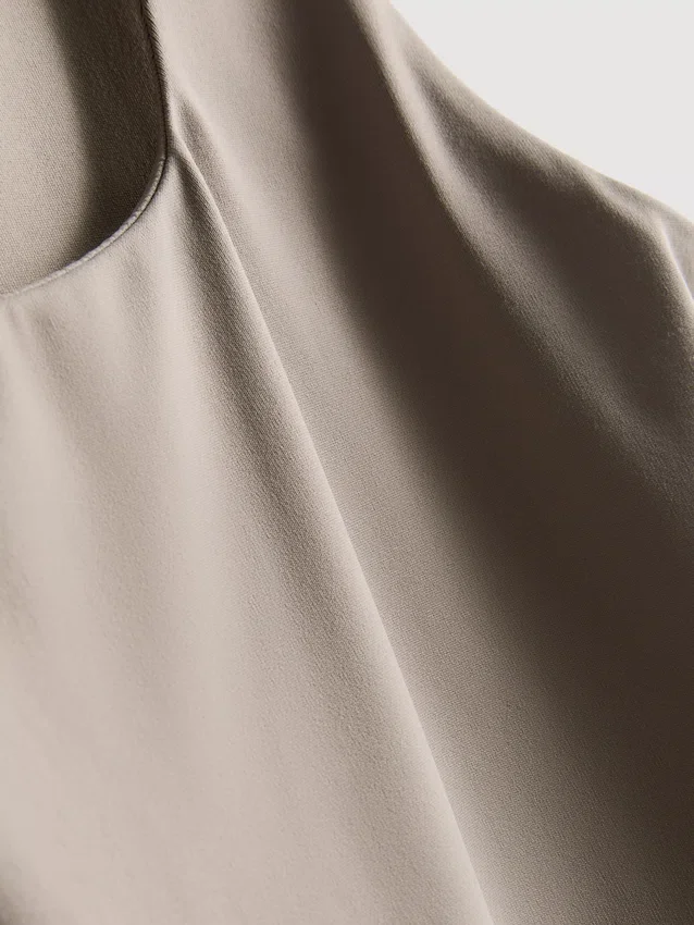 Tanktop med firkantet halsudskæring