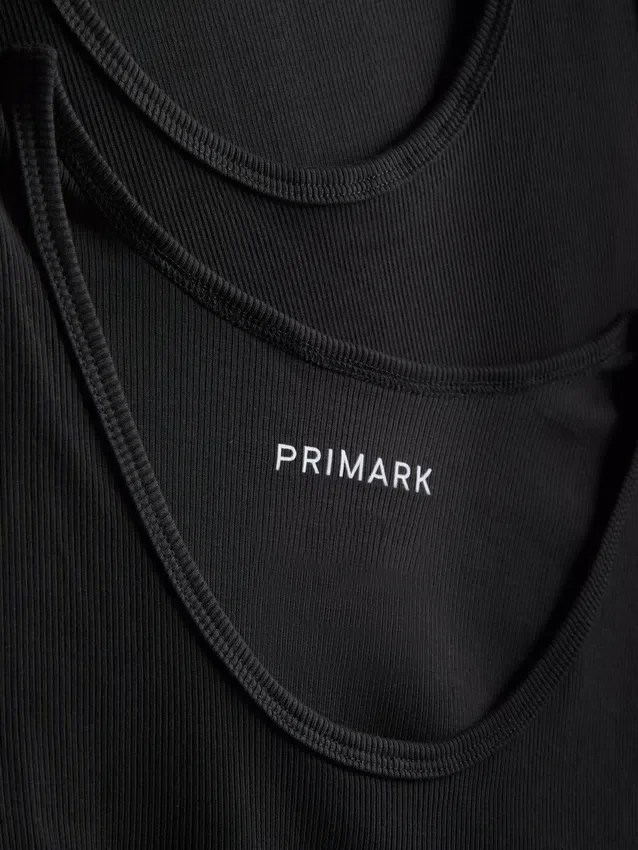 Tanktop med ribkant i slim fit