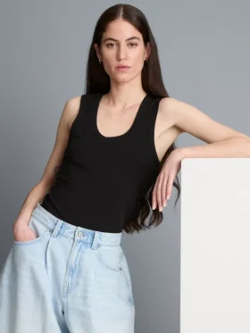 Tanktop med rund halsudskæring og racerryg
