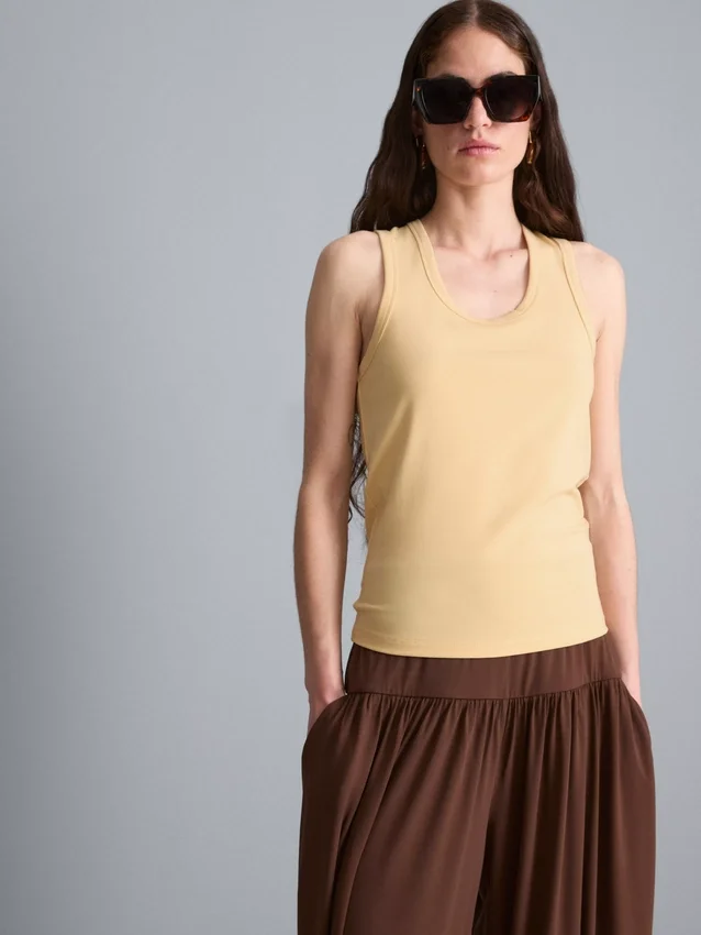 Tanktop med rund halsudskæring og racerryg