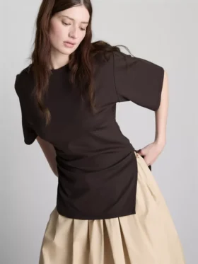 The Edit asymmetrisk T-shirt med rynker