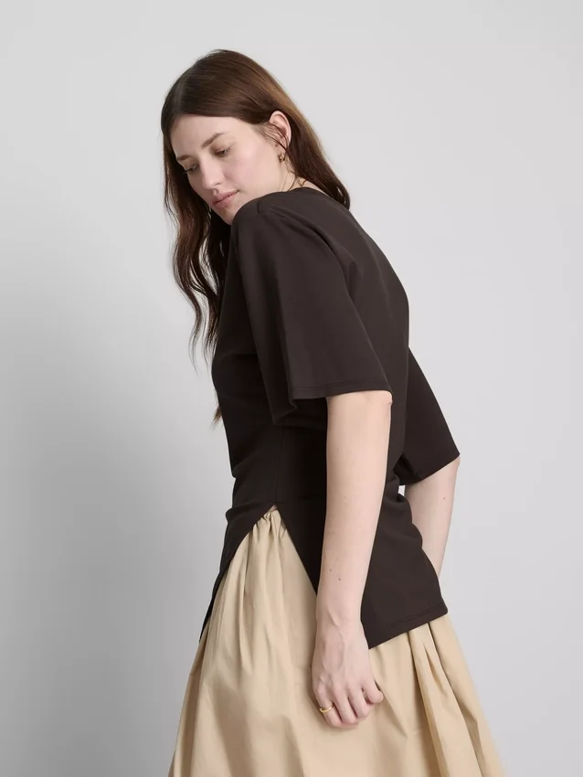 The Edit asymmetrisk T-shirt med rynker
