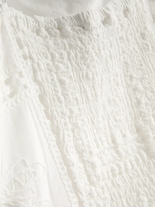 The Edit Broderie midi-kjole