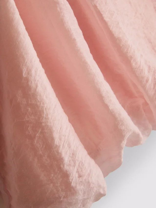 The Edit draperet halterneck-bluse med luftig pasform