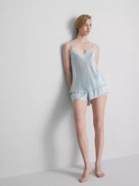 The Edit-pyjamasser-cami-top i silke-blanding