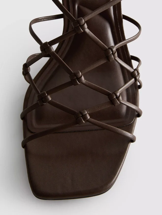 The Edit-sandaler med flettede stilethæle