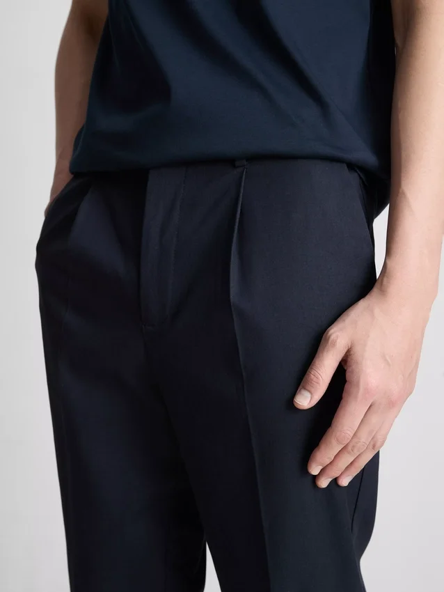 The Edit slim fit-bukser med peached-finish
