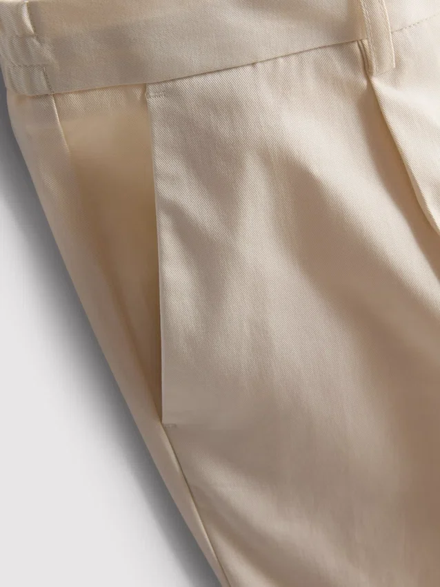 The Edit slim fit-bukser med peached-finish