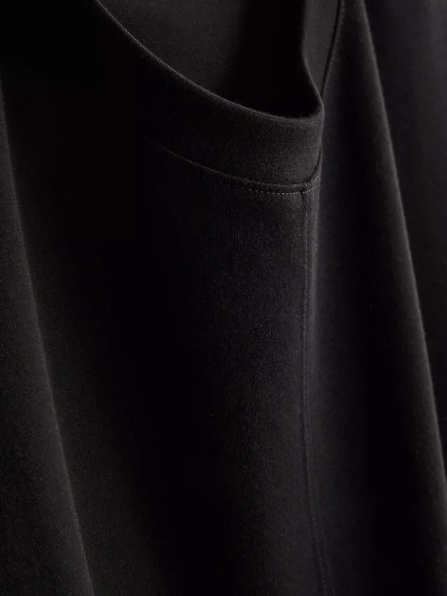 The Edit-t-shirt med synlige sømdetaljer