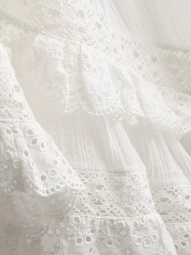 The Primark Scene | Asymmetrisk maxi-nederdel med broderi