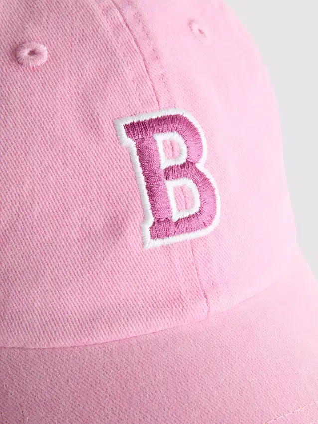 The Primark Scene | broderet baseballkasket med initialer