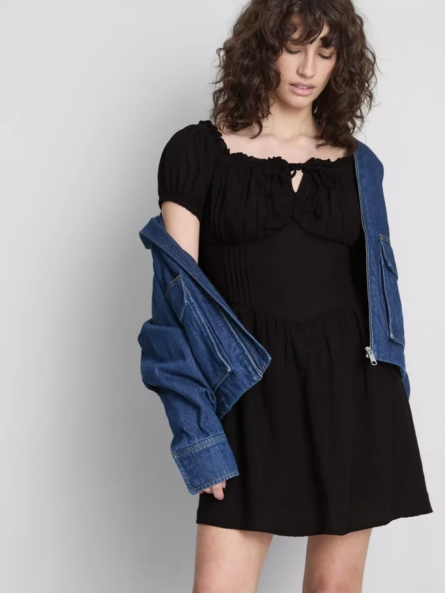 The Primark Scene | Korset-minikjole i mælkepige-stil