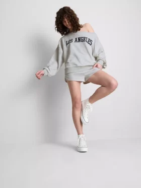 The Primark Scene | Sweatshirt med slogan og bare skuldre