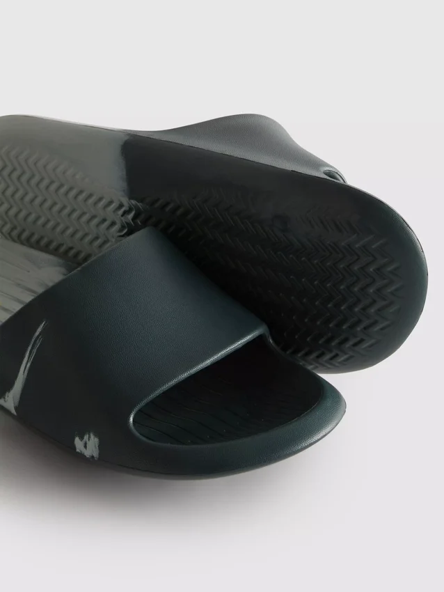 To-farvede sandaler med glidelås