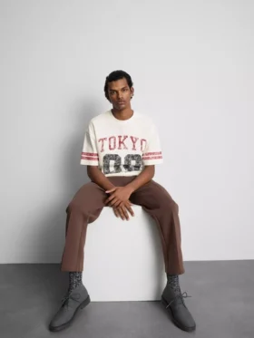 Tokyo kortærmet T-shirt med slidt look og grafisk print