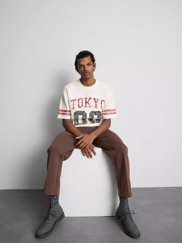 Tokyo kortærmet T-shirt med slidt look og grafisk print
